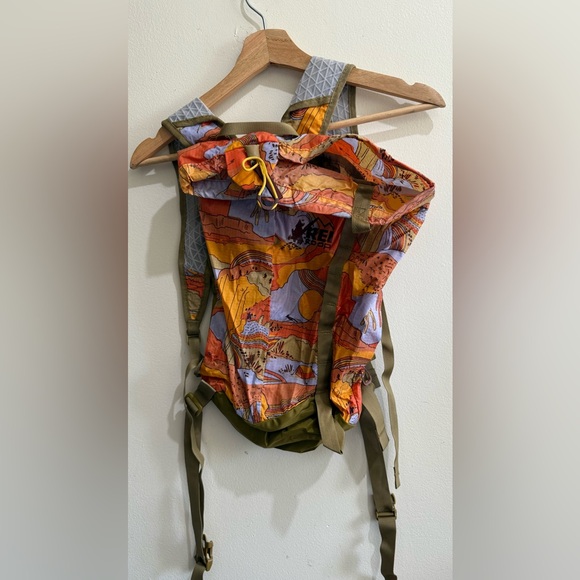 REI Multicolor Adventure Backpack - Picture 2 of 8